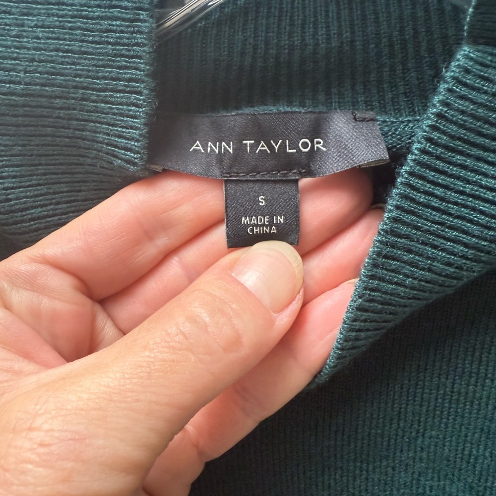 Ann Taylor Forest Green Sweater with Button Detail in Size Small. - Picture 6 of 6